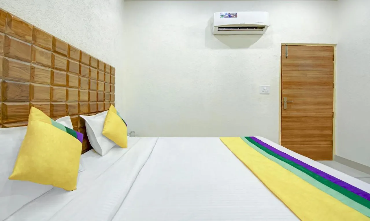 Itsy By Treebo - Sharrytel Hotel Zirakpur