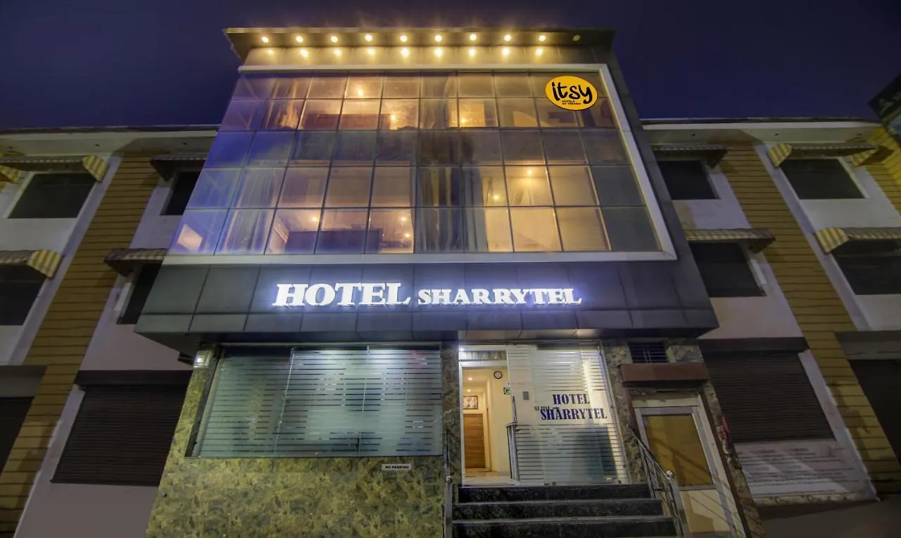 ***  Itsy By Treebo - Sharrytel Hotel Zirakpur India